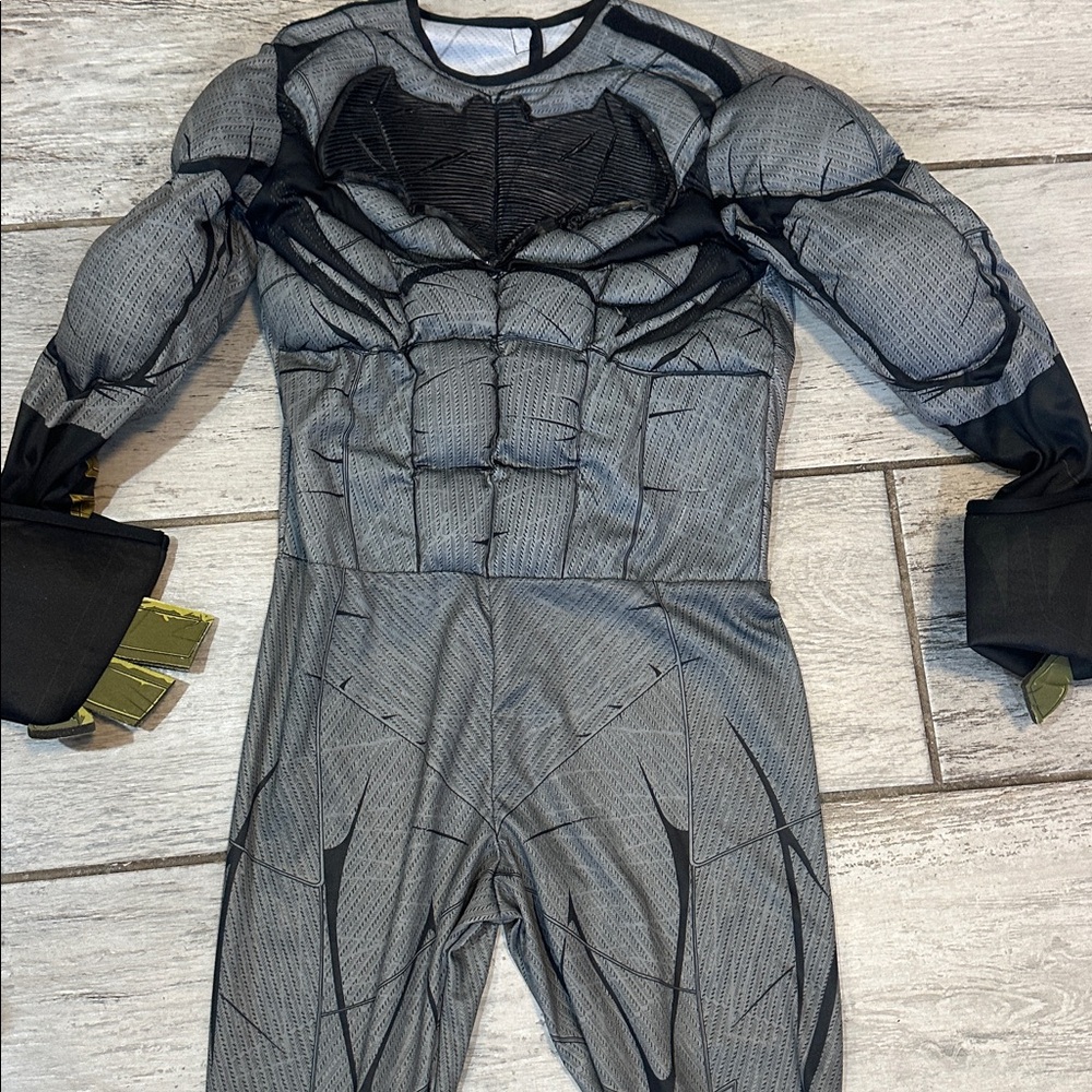 Batman Deluxe Gray Superhero Costume w/ Black Bat Emblem and Muscles Boys Medium